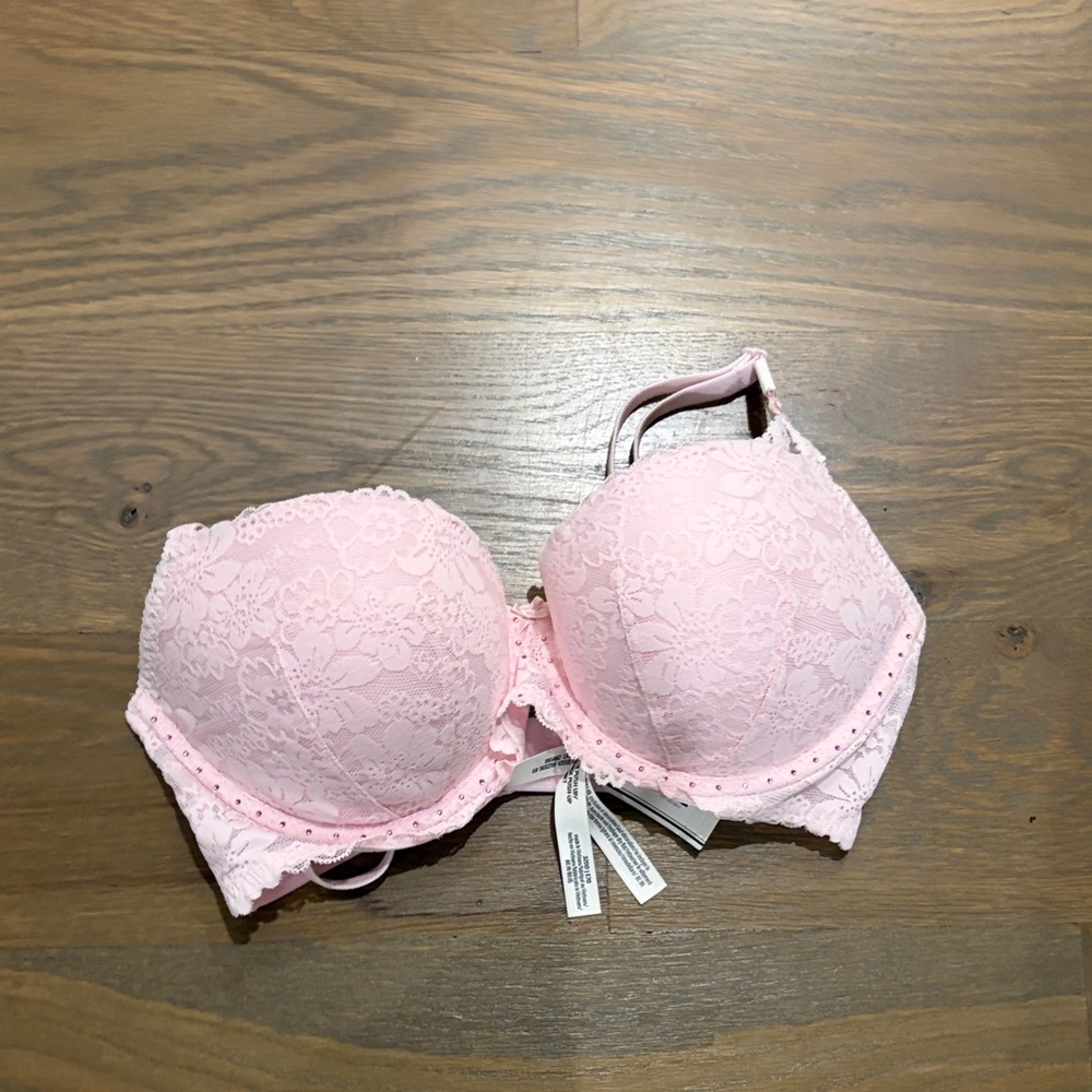 Lace Push-Up Bra in Pink